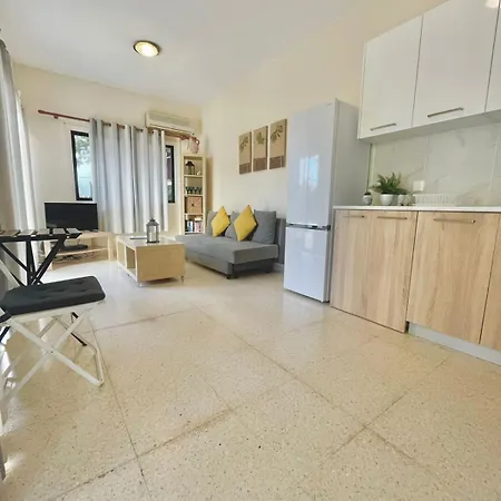 Merika Complex 1 *