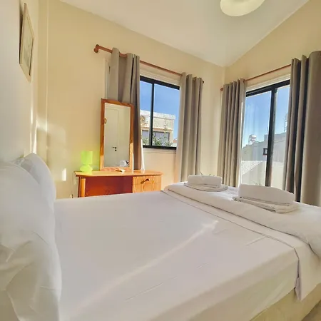 Merika Complex 1 펜션 페리볼리아