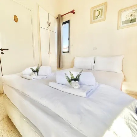 Merika Complex 1 * Περβόλια